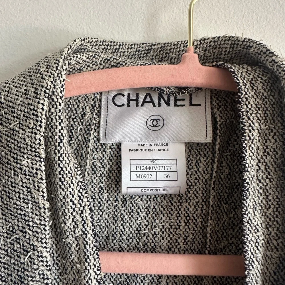 Chanel Women's Gray jacket size 36 / 4